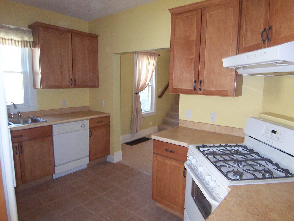 Beautiful Maple Cabinets