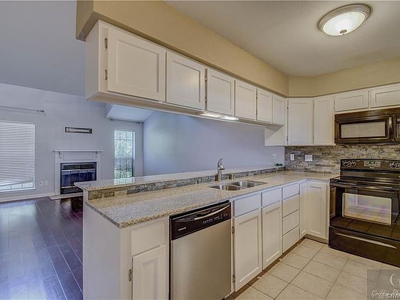 4th image of 3634 Greenacres Dr #247