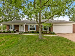 118 Clear Meadows Dr, Ballwin, MO