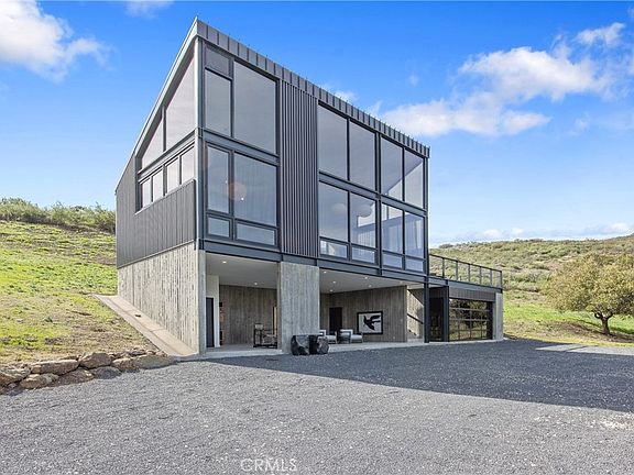 2nd image of 10120 Yerba Buena Rd