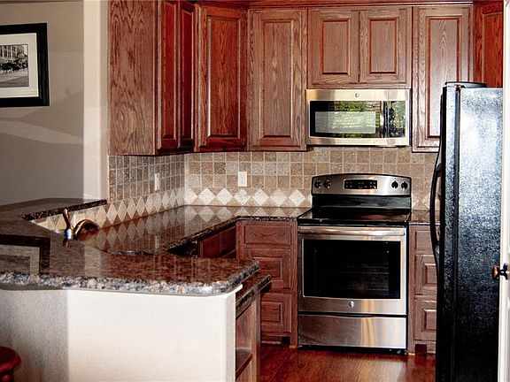 3rd image of 517 Woodland Park Dr