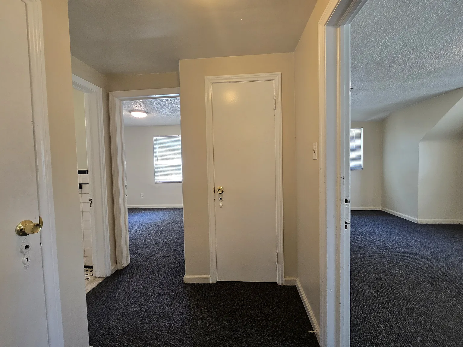 15205 Maplewood Avenue - 1 — Photo 1