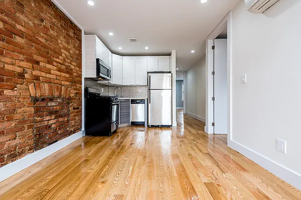 Rented by Nooklyn NYC LLC | media 8