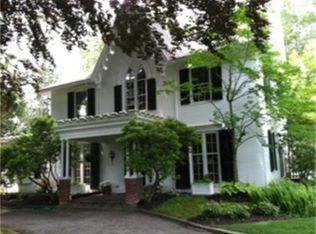 26 Grove St, New Bedford, MA 02740