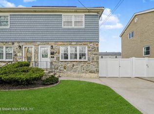 79 Escanaba Ave, Staten Island, NY