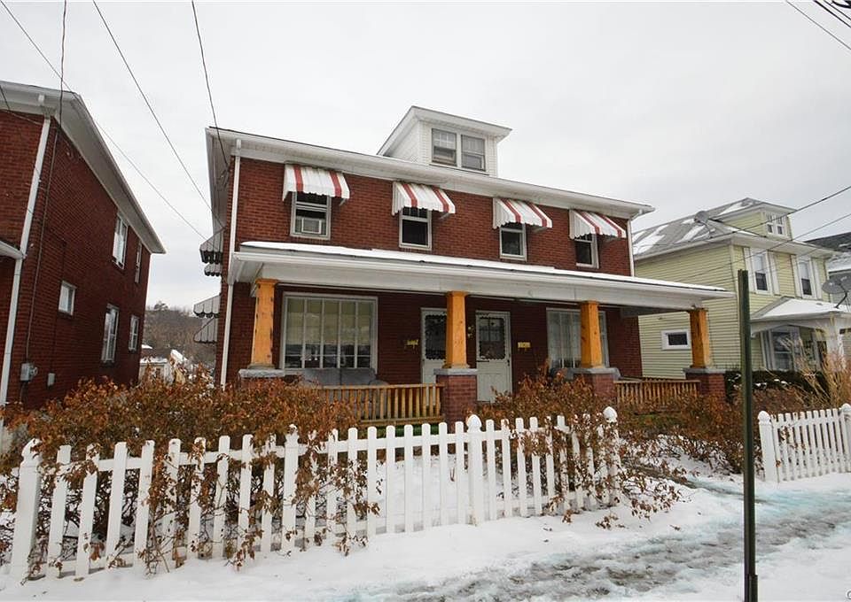 2nd image of 290 Lee Park Ave