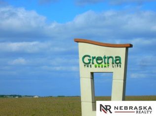 21117 Quarry Ln, Gretna, NE 68028