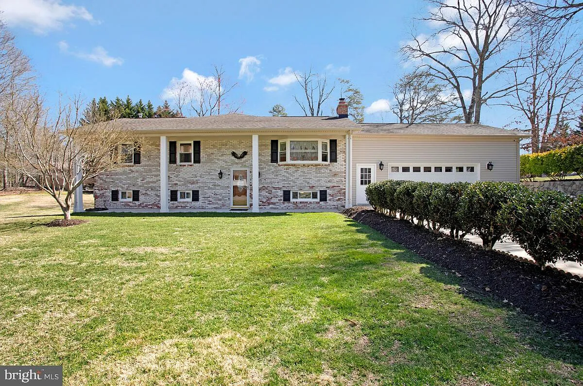 28760 Hancock Dr photo 1