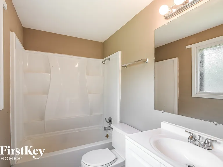 2240 Cherry Ln — Photo 10
