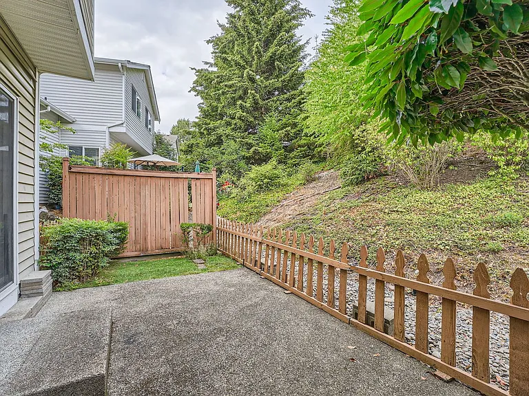5004 Lake Pl S #A — Photo 11