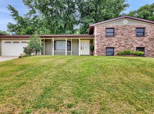 445 Jungs Station Rd, Saint Charles, MO 63303