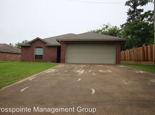 606 W Tyler St, Bullard, TX 75757