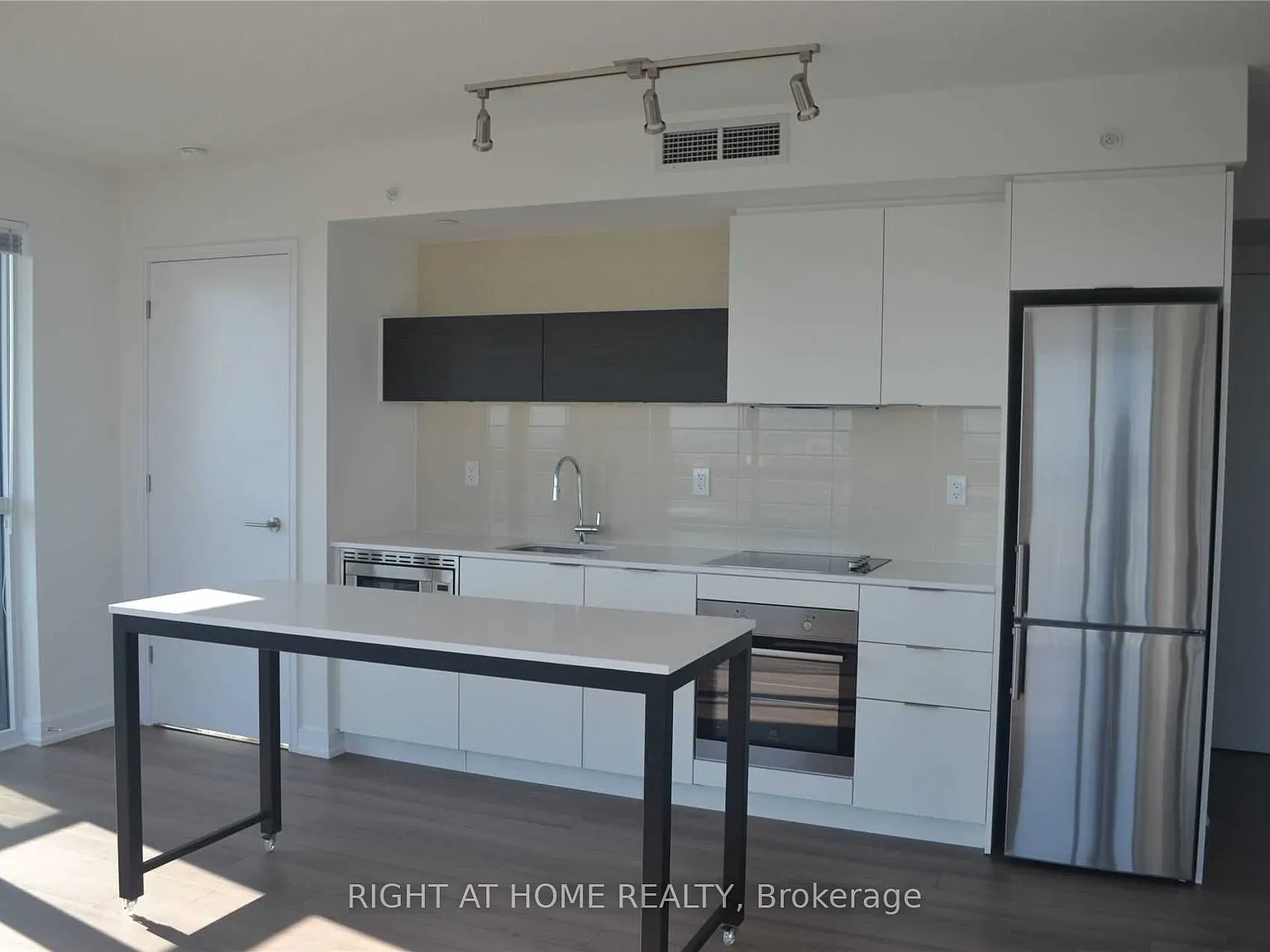 2 bed, $2,650 — Photo 3