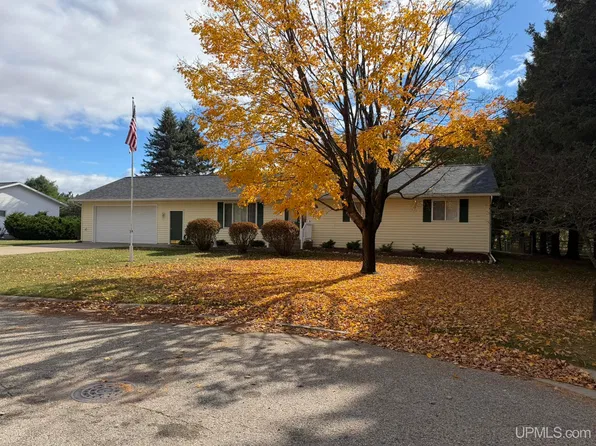 2309 W Breen Ave, Kingsford, MI 49802