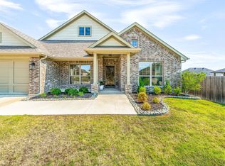 1057 Oak Knoll Dr, Burleson, TX 76028