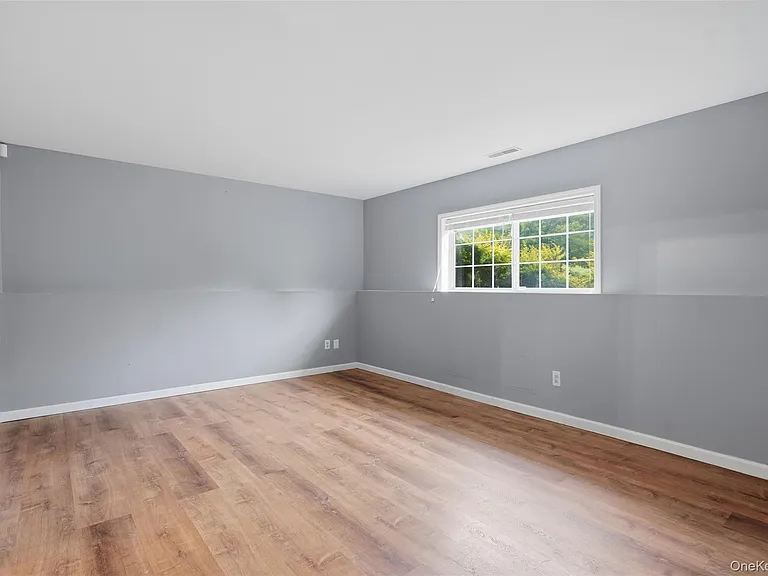 17 Watkins Dr — Photo 16