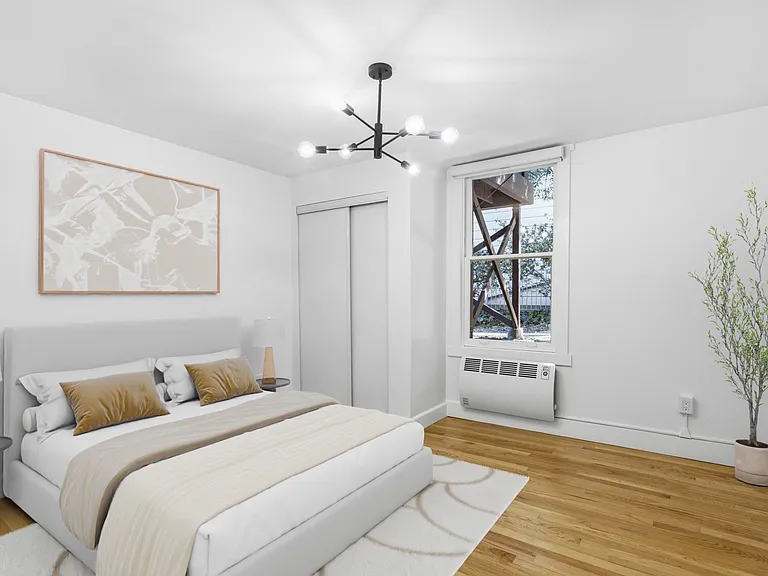 452 Oak St #4 — Photo 3