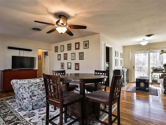 4th image of 558 Drury Ln