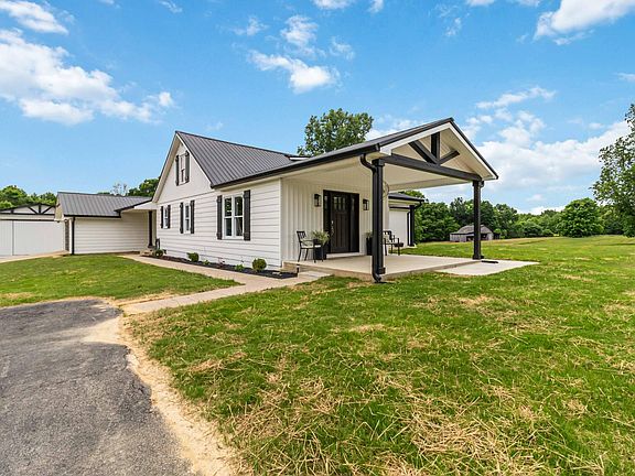3rd image of 2913 Gentry Mill Rd
