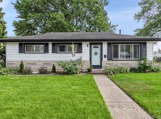 15238 Wildwood St, Roseville, MI 48066