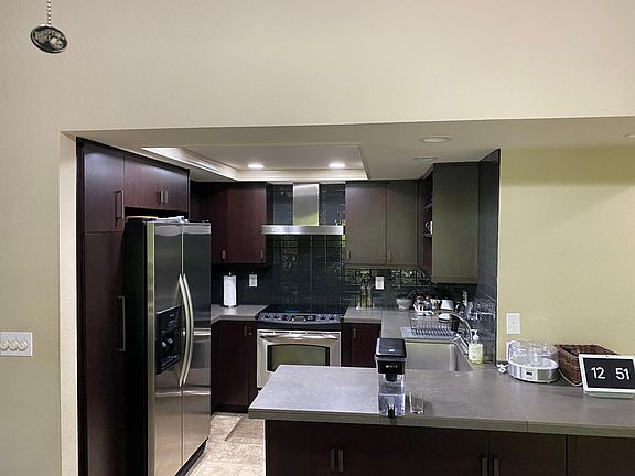3rd image of 4-1260 Bellevue Way NE