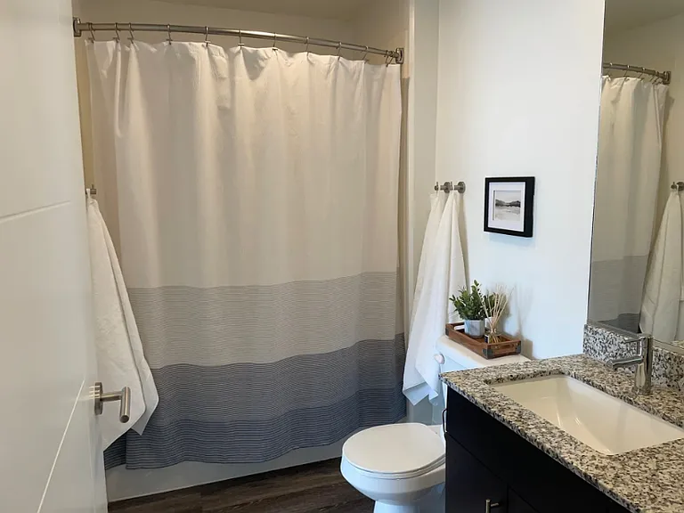360 W Broadway S — Photo 6