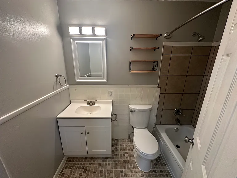1040 Bowerman Dr #1 — Photo 4