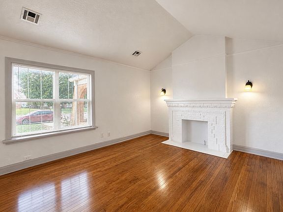 4th image of 941 East Dr