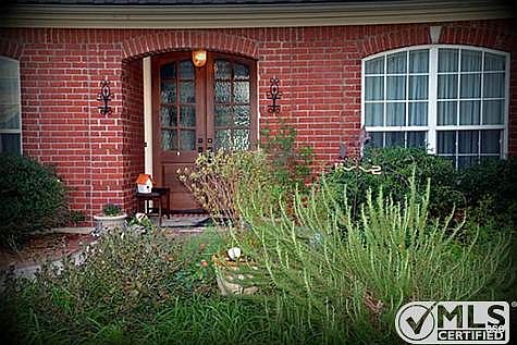 2nd image of 721 Sunny Ln