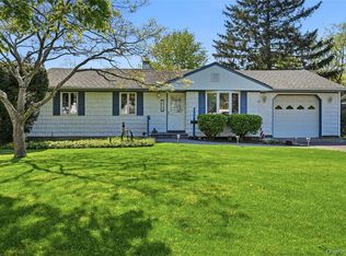 2708 Gull Ave, Medford, NY 11763