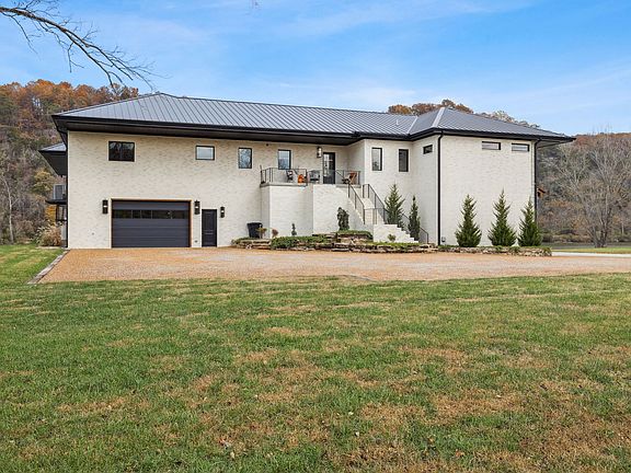 5th image of 1234 Lakeside Dr