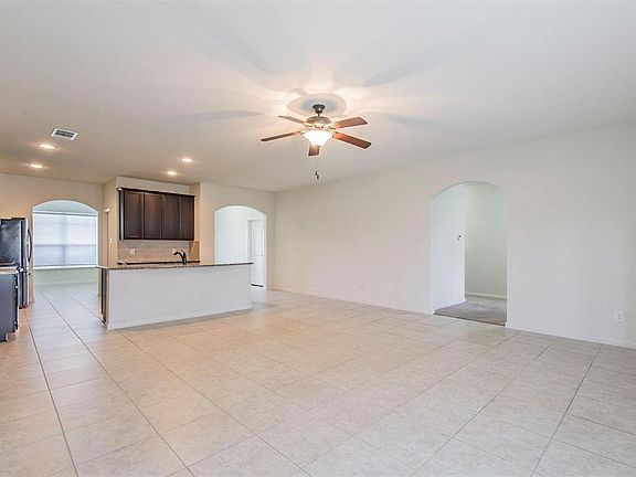 3rd image of 624 Roaring Springs Dr