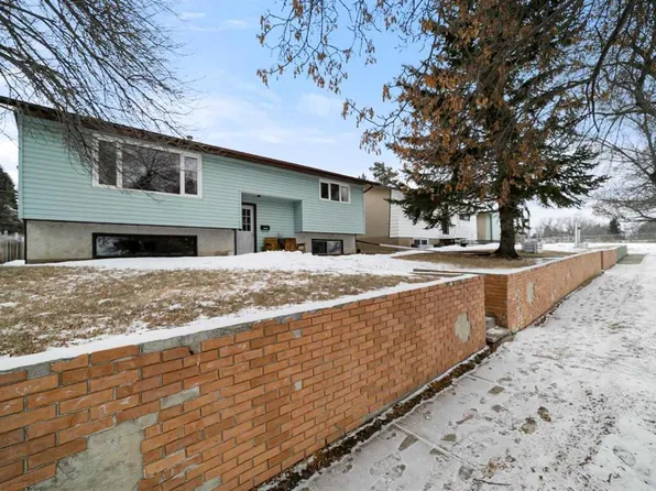 5205 W 57th St, Camrose, AB T4V 2Y5