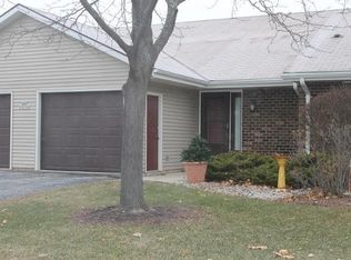N49W36150 Nottingham Ln APT 14, Oconomowoc, WI 53066