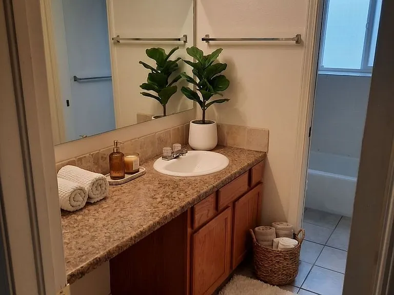 518 22nd St #3 — Photo 8