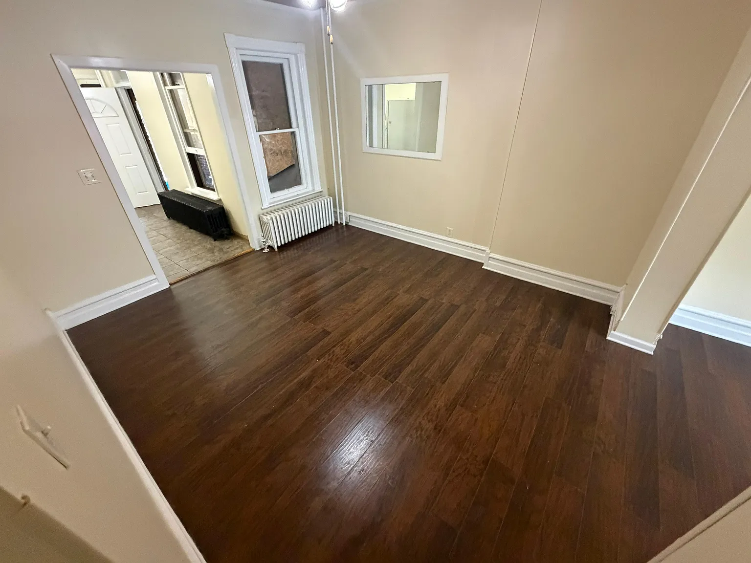 4 bed, 2160 sqft, $2,050 — Photo 3