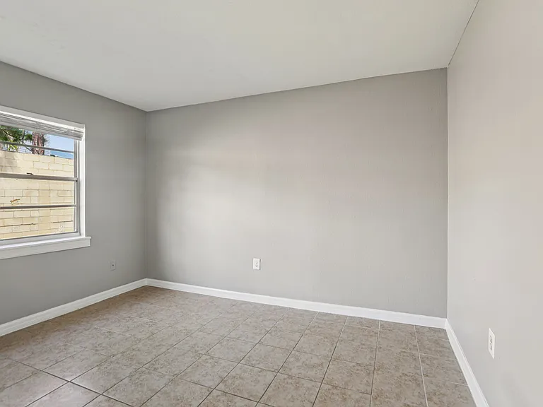 Serenity Lake Apartments — Photo 58