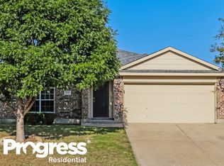 2733 Briscoe Dr, Fort Worth, TX 76108