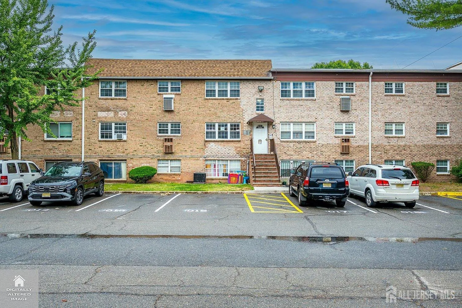 2 bed, 1.0 bath, 896 sqft, $2,100 — Photo 1