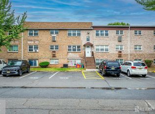 434 College Dr, Edison, NJ 08817