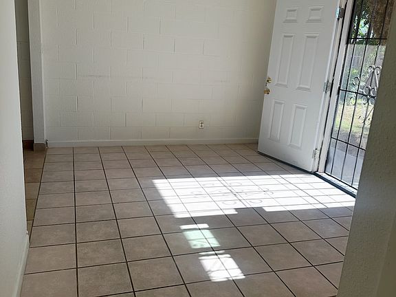 4th image of 4520 Sunrise Ave
