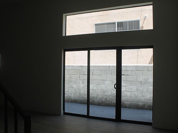 5th image of 115 N St Andrews Pl #103