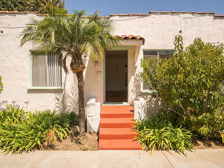 818 Grant St — Photo 3