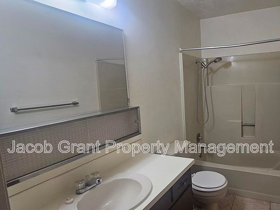 4th image of 775 N Fanning Ave APT 2