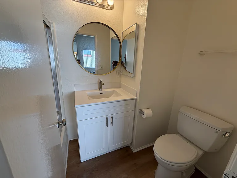 1017 E Maple St #202 — Photo 7