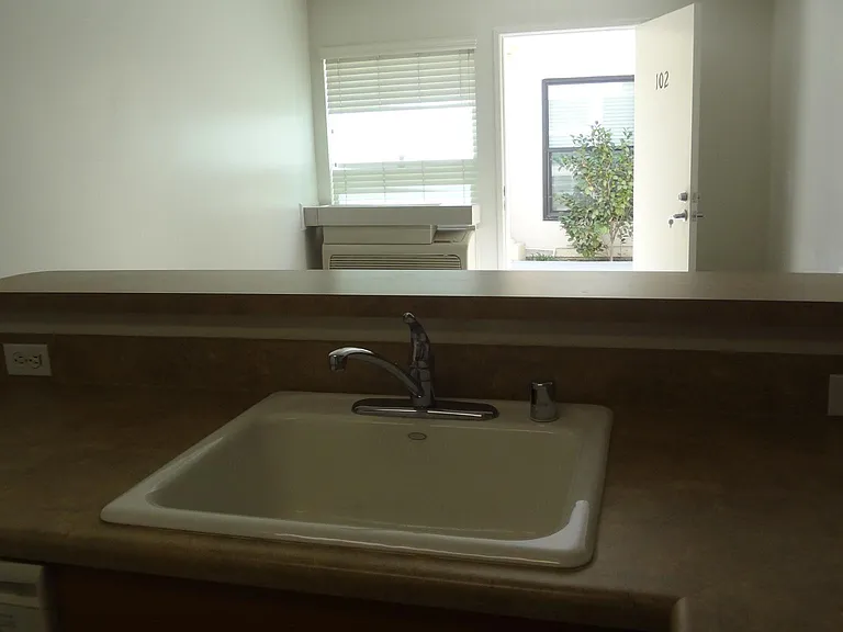 587 E Harvard Blvd #102 — Photo 4