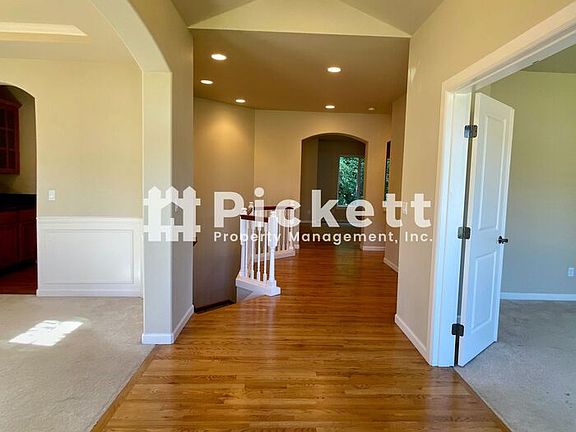 3rd image of 4868 NW Walgren Dr