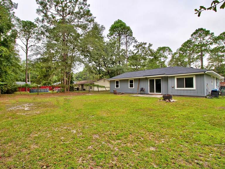 1062 Kelly Dr — Photo 30