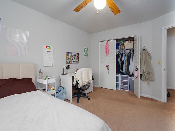 4th image of 2300 SW 43rd St APT K5