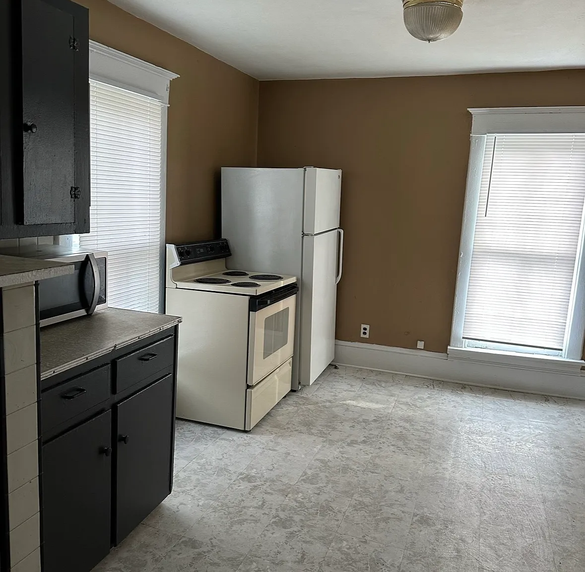 2 bed, 600 sqft, $1,425 — Photo 1